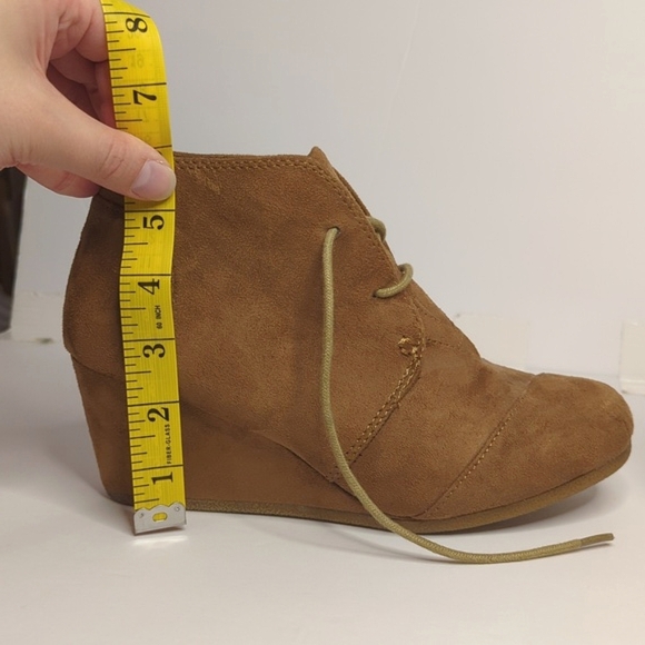 Forever Tan Suede Wedge Shoes 2.5 Inch- Women's Size 7.5 Brown Casual Work - Picture 9 of 9